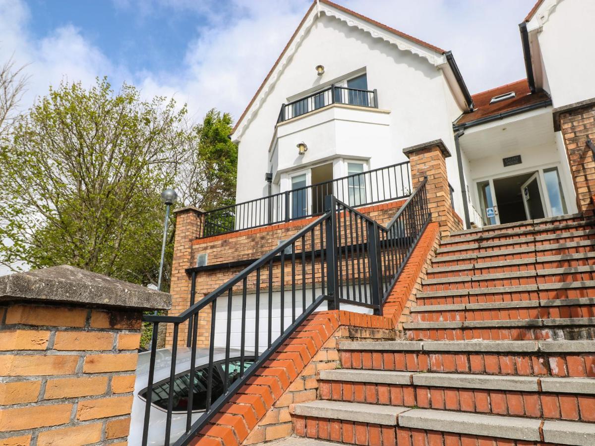Seashells Apartment Tenby Exterior photo